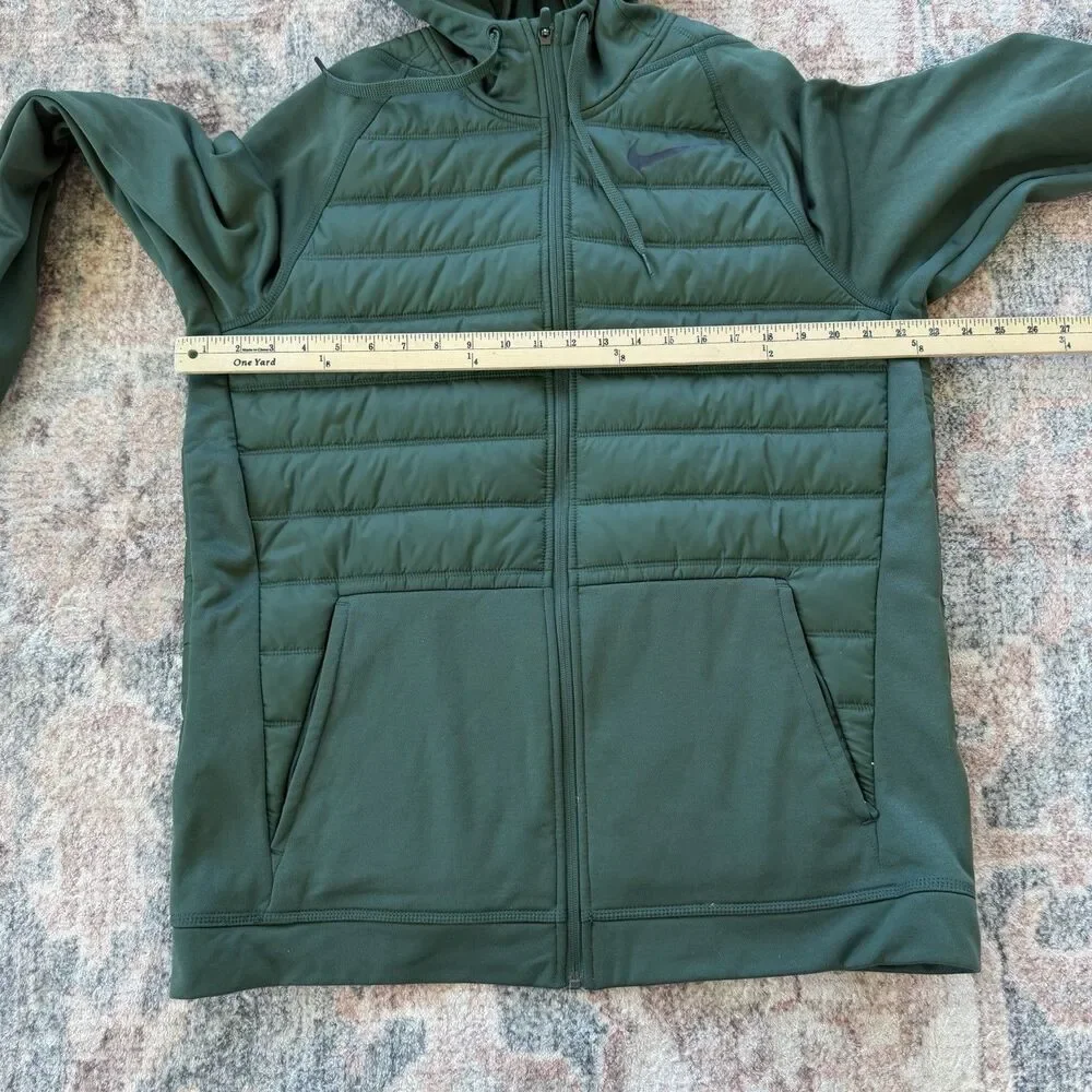 Men’s Nike Therma Synthetic Fill Training Green Jacket. BV6298-337. LARGE